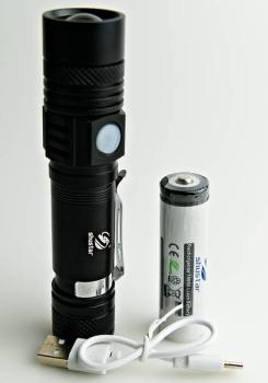 Led Taschenlampe schwarz T6 zoombar IP65 Alu USB C 18650 Lithium Akku